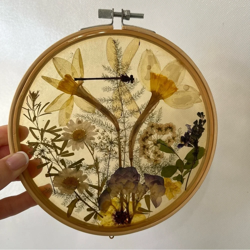 Floral Embroidery Hoop Art Resin Dried Flowers Dragonfly Suncatcher
